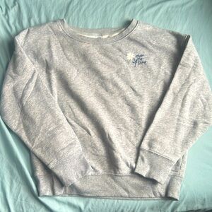 Grey sweatshirt shirt, medium.